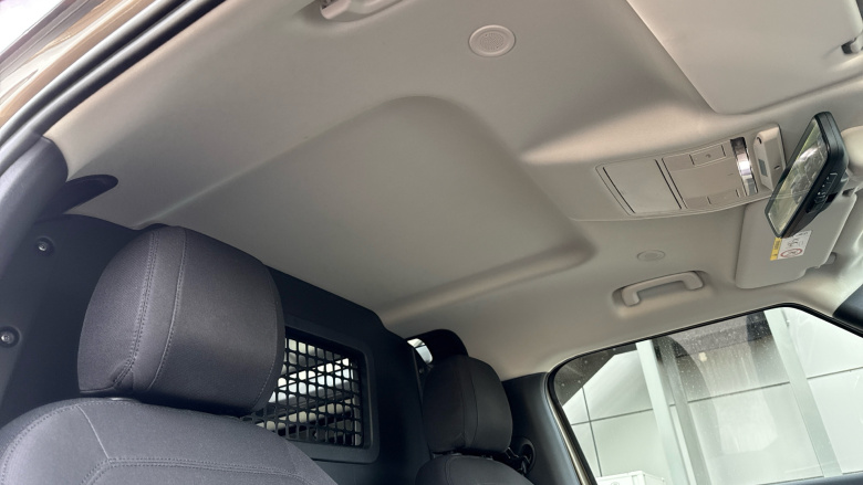 Land Rover Defender 90 Diesel 3.0 D200 Hard Top Auto